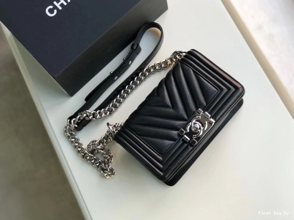 First Bag Ru BOY BAG 25CM 20CM CHANEL 0717